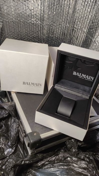 Коробки для швейцарских часов.