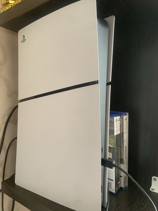 Продам PlayStation 5 slim