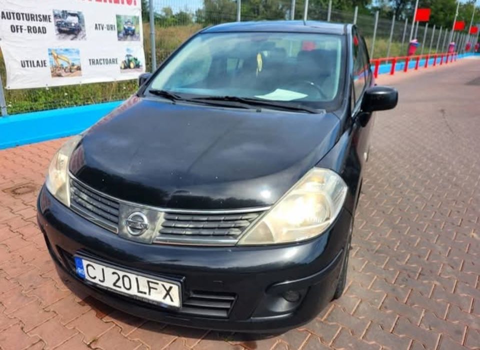 Vând Nissan Tiida