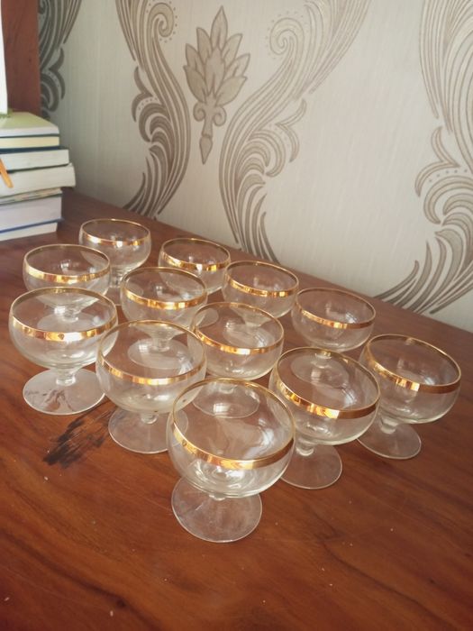 Фужер  12дона , холати зур. Келиштириб бериб юборилади!