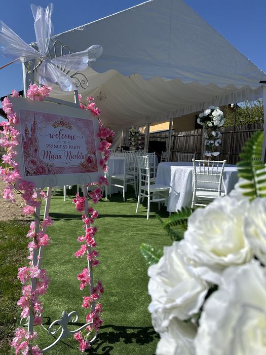 Cort eveniment/decor personalizat/arcade baloane/ aripi LED/masa gatit mireasa/busturi/oglinda foto/accesorii nunta