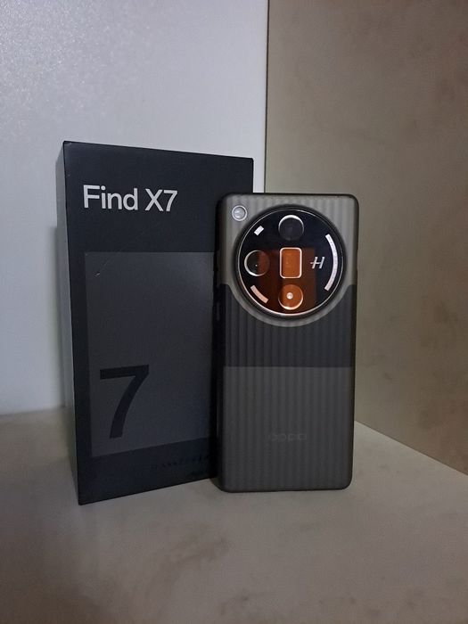 Oppo Find X7      .