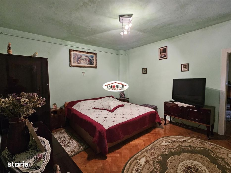 Casa spatioasa cu 2 apartamente zona Lupeni - Sibiu