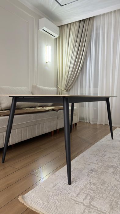 Стол кухонный,мрамор