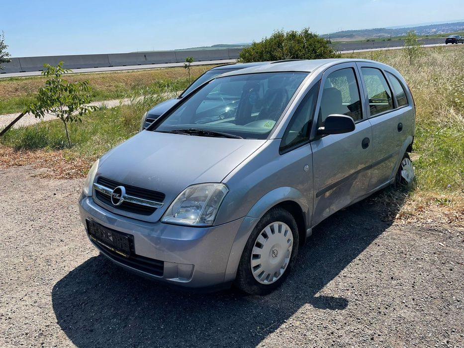 Dezmembrez piese Opel Meriva