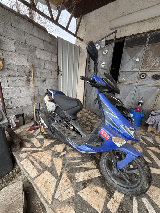 Vand aprilia sr 50 ditech ( pe injectie)