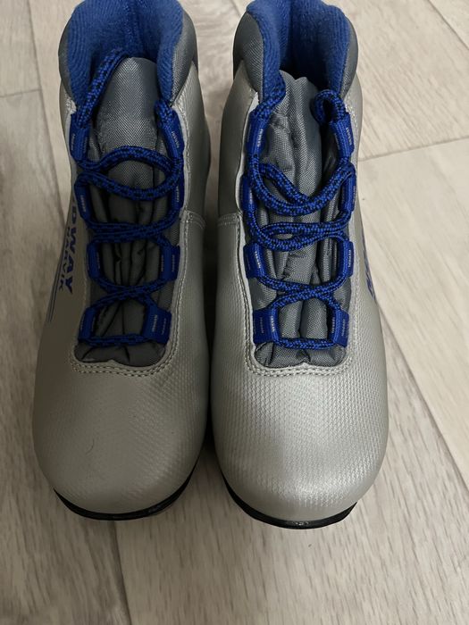 Лыжные ботинки33 р