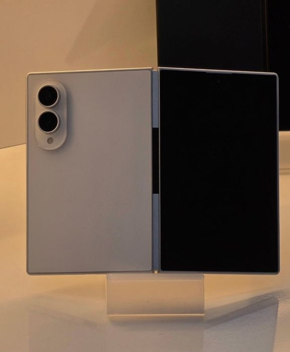 Z fold 8 white 512