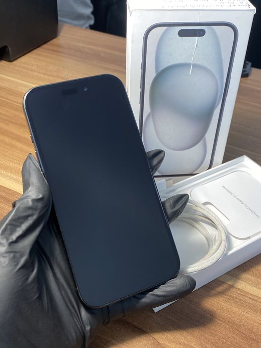 iPhone 15• 128 GB • Black