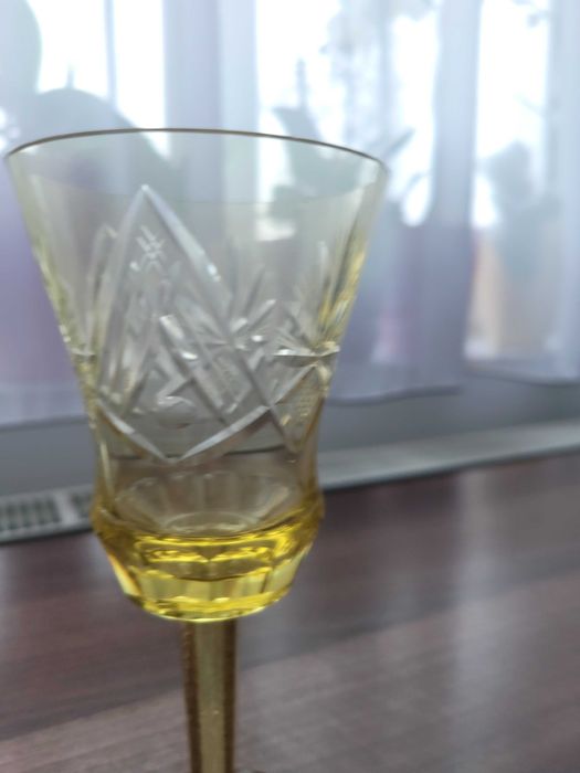 Set 6 pahare din cristal galben