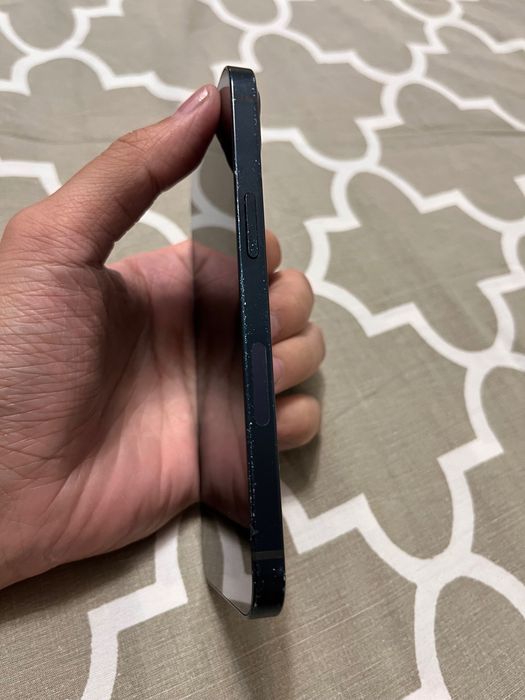 Продам iPhone 13 айфон 13