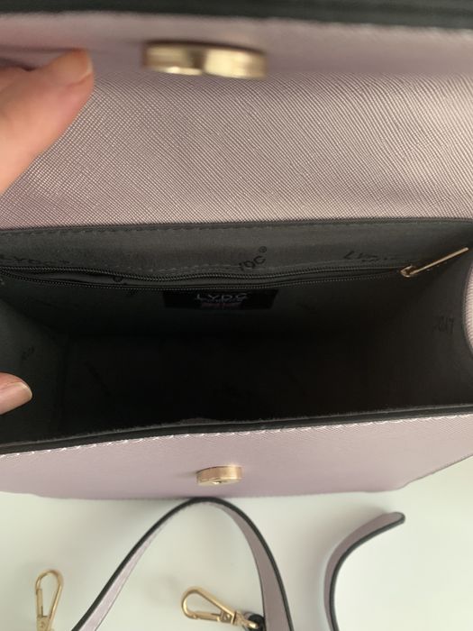 Poseta superba de umar