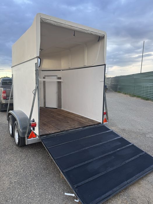 Remorca transport cai Hockenheim
