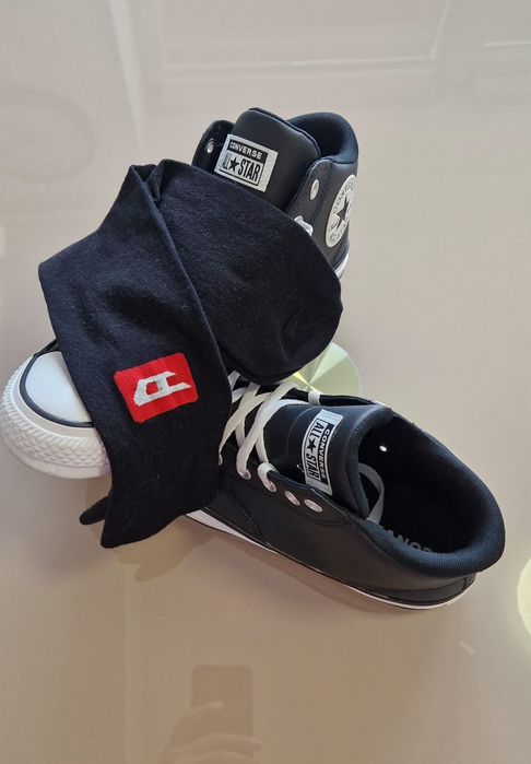 Ghete sport Converse All Star 44, șosete Diesel cadou