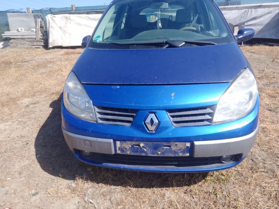 Dezmembrez Renault Megane Scenic 2