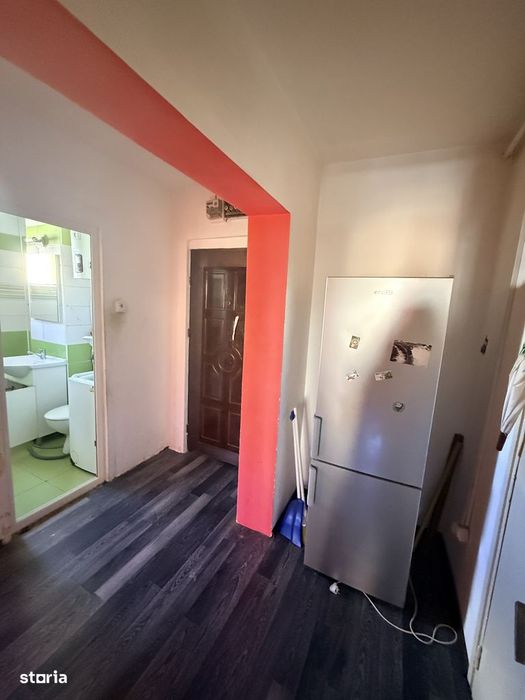 Garsonieră însorită în bloc de apartamente etaj 2/4 – Astra — fotografia 3