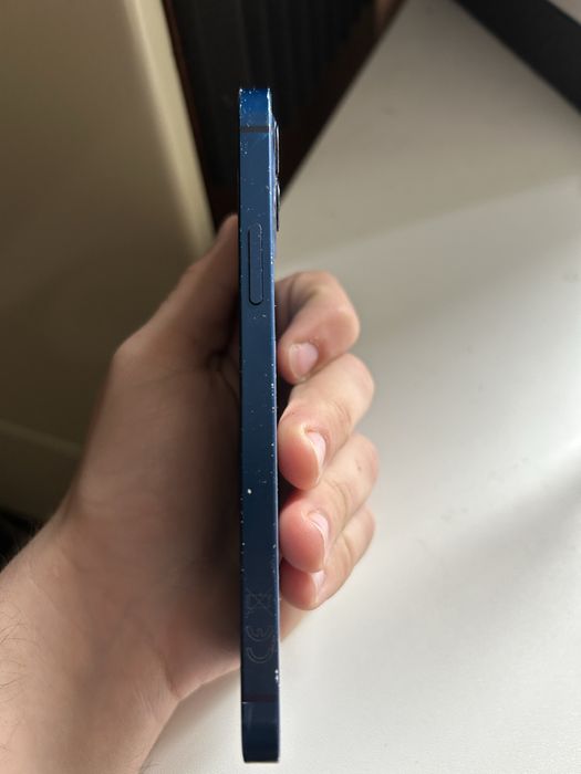 Iphone 12 с повреда
