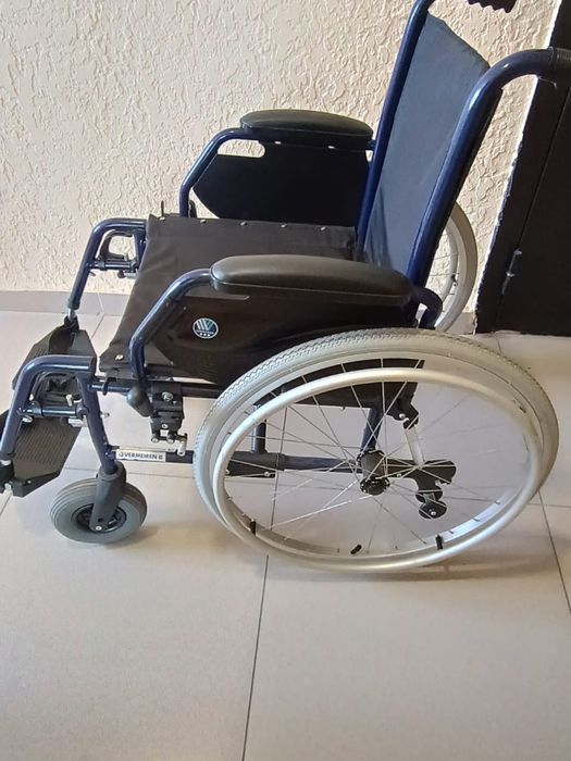 Инвалидная коляска