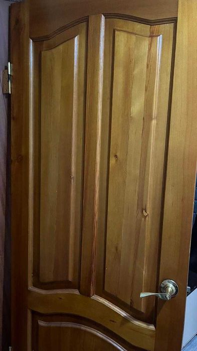 Продам вторую  входную дверь