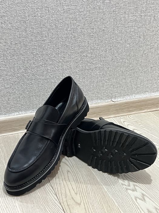 Кожаные лоферы черные