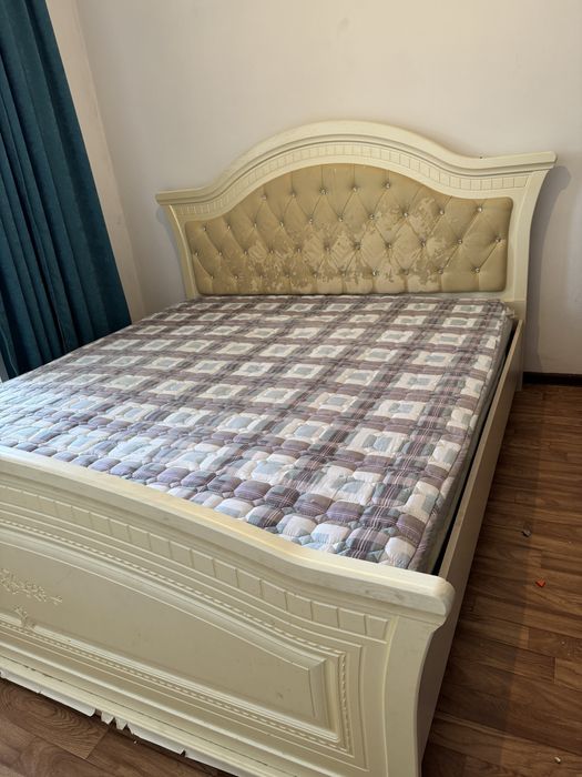 Спальный кровать