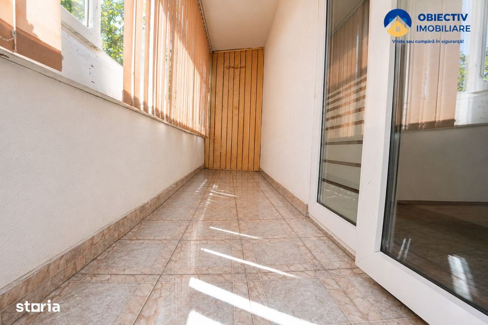 Apartament 4 camere , centru , etaj 1
