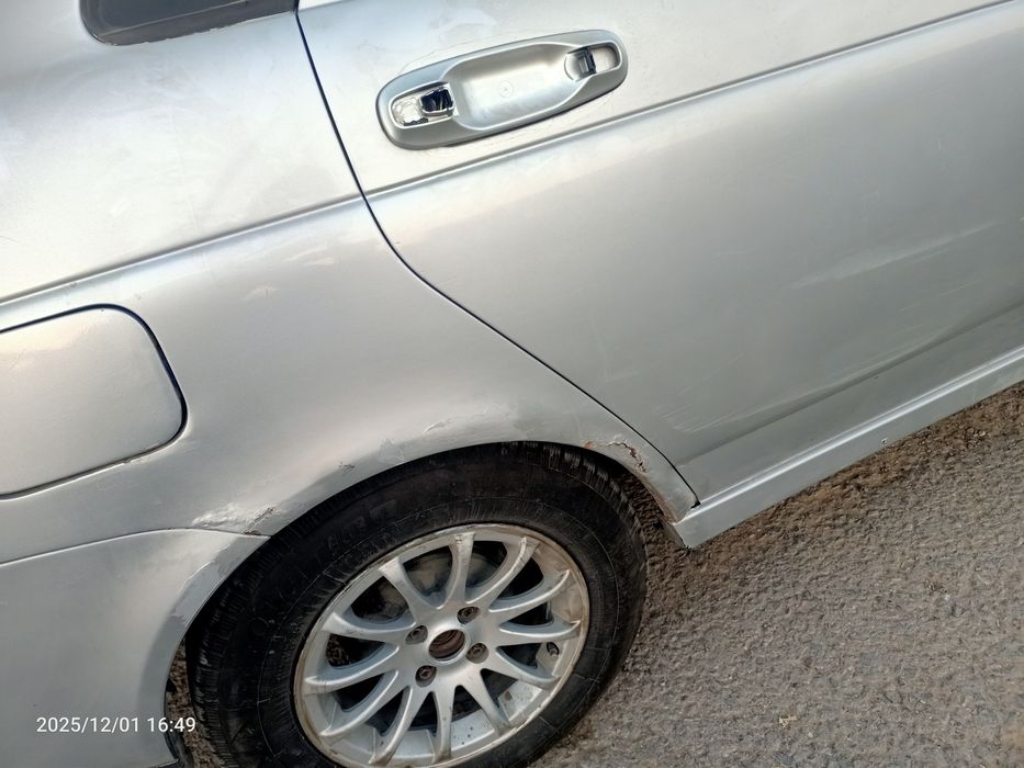 Срооочно продам машину