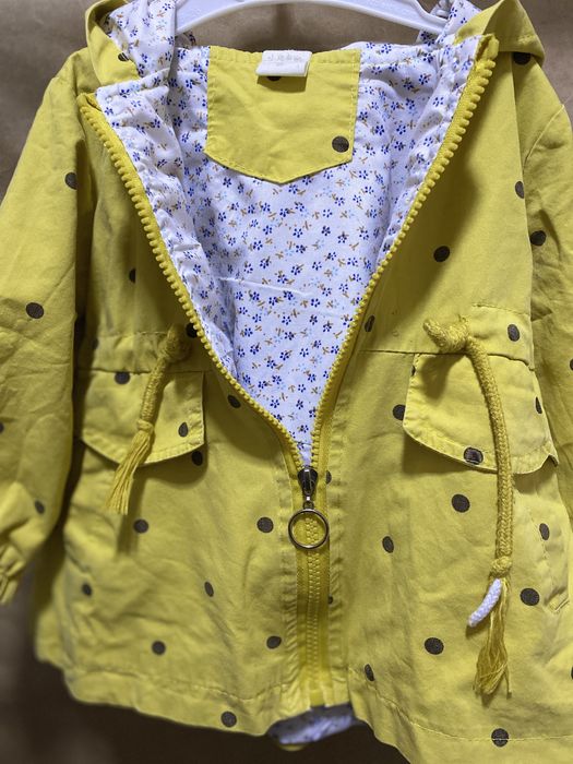 Продам детскую курточку на девочку