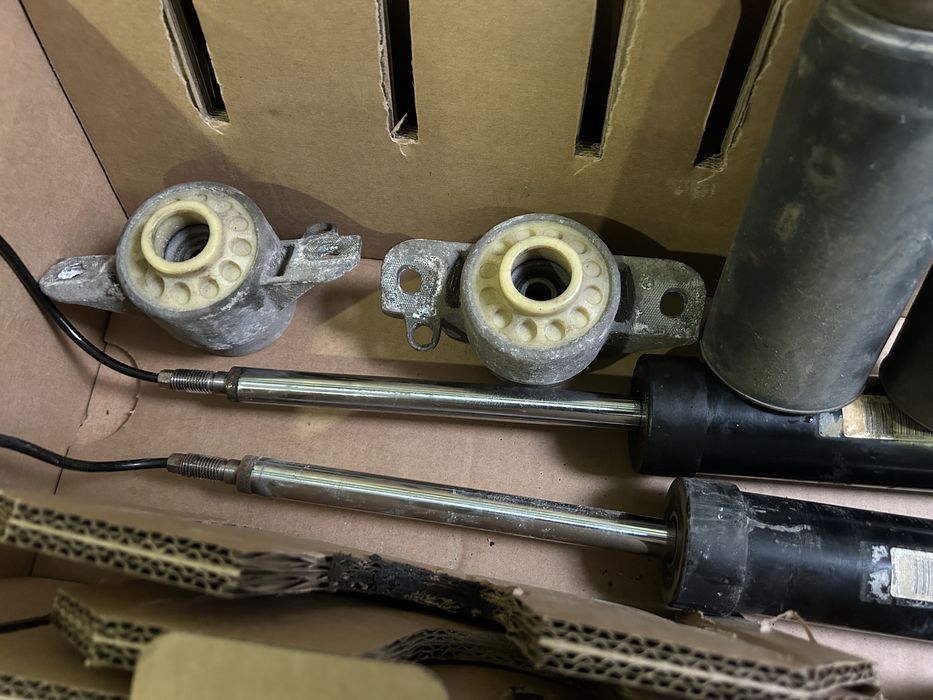 Амортисьори за Porsche Macan с адаптивно окачване PASM