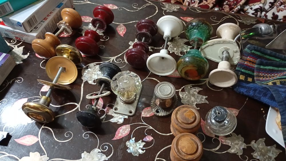 Продаю ручки для дверей