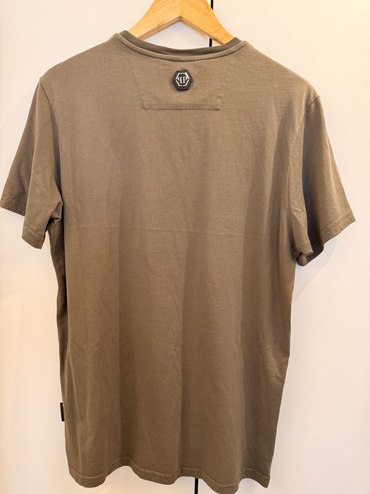 Почти нова тениска Philipp Plein размер L милитари зелено