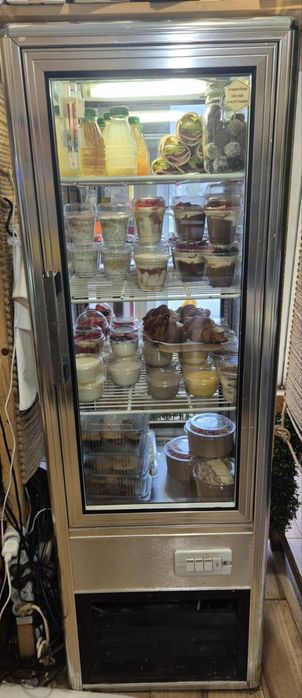 Хладилна витрина