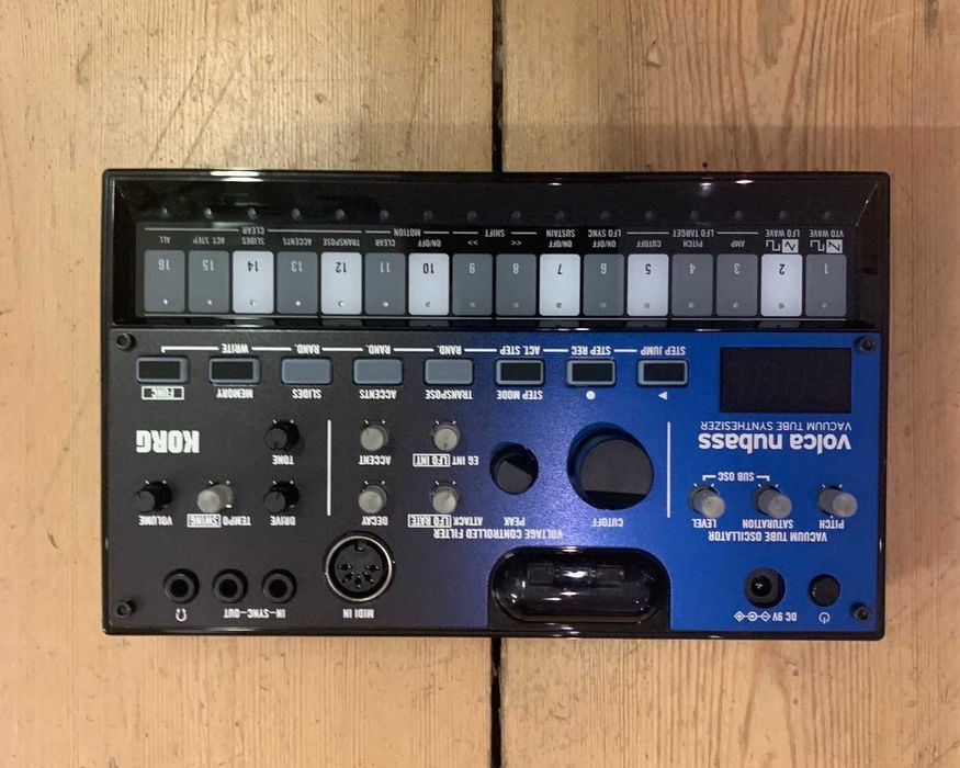 Продается синтезатор Korg Volca Nubass