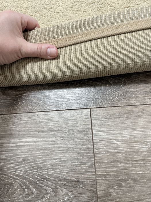 Продам  хороший  турецкий ковер 2*3м