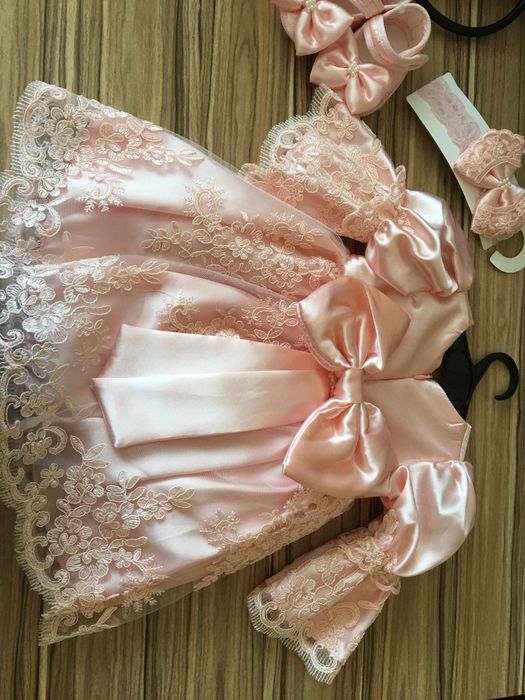 Продам шикарное платье для девочки