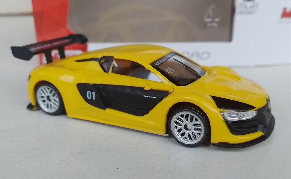 Продавам Renault RS01, мащаб 1/43