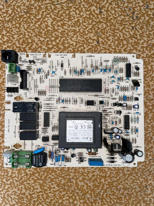 Placa de baza centrala ariston uno