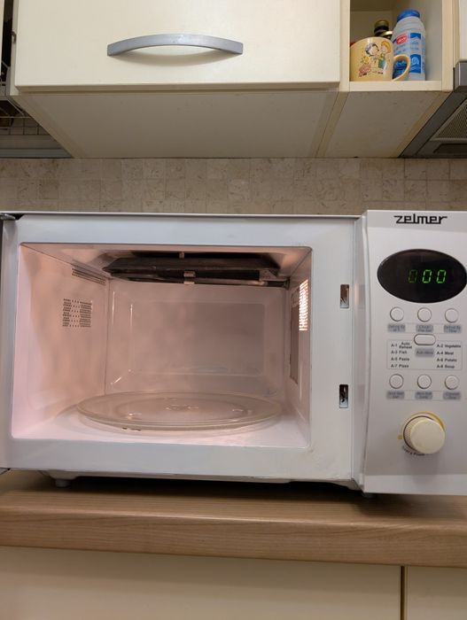 Cuptor Microunde Zelmer cu rezistenta grill
