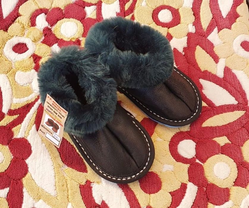 Botoșei pentru copii din blană naturală ovină