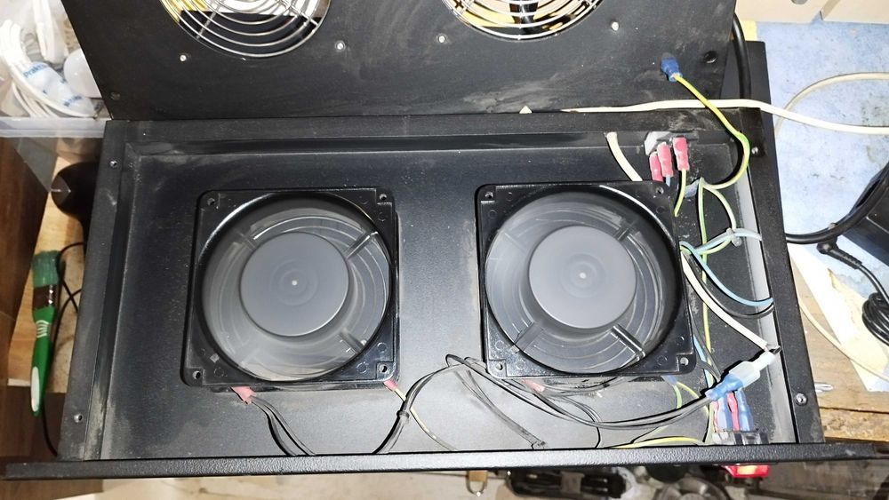 Вентилаторен блок за комуникационен шкаф-Rack Triton RAB-CH-X01-A1