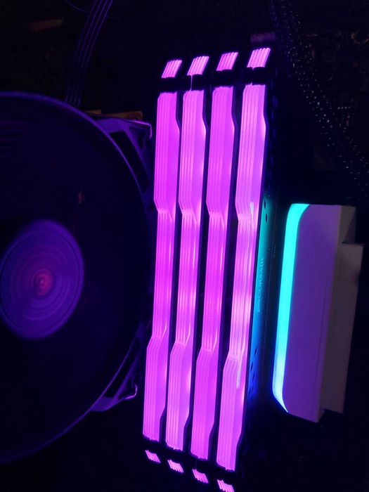 16GB 3000Mhz CL15 Corsair Vengeance RGB PRO