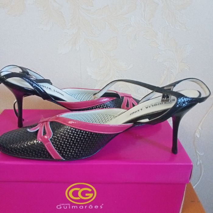 Оригинальные босоножки