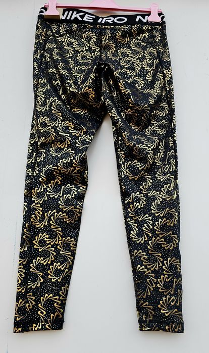 Nike оригинален дамски клин Л размер нов