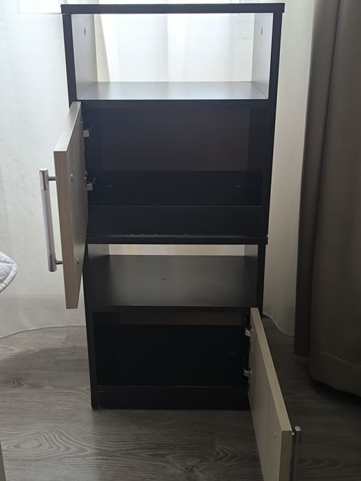 Два броя нощни шкафчета .