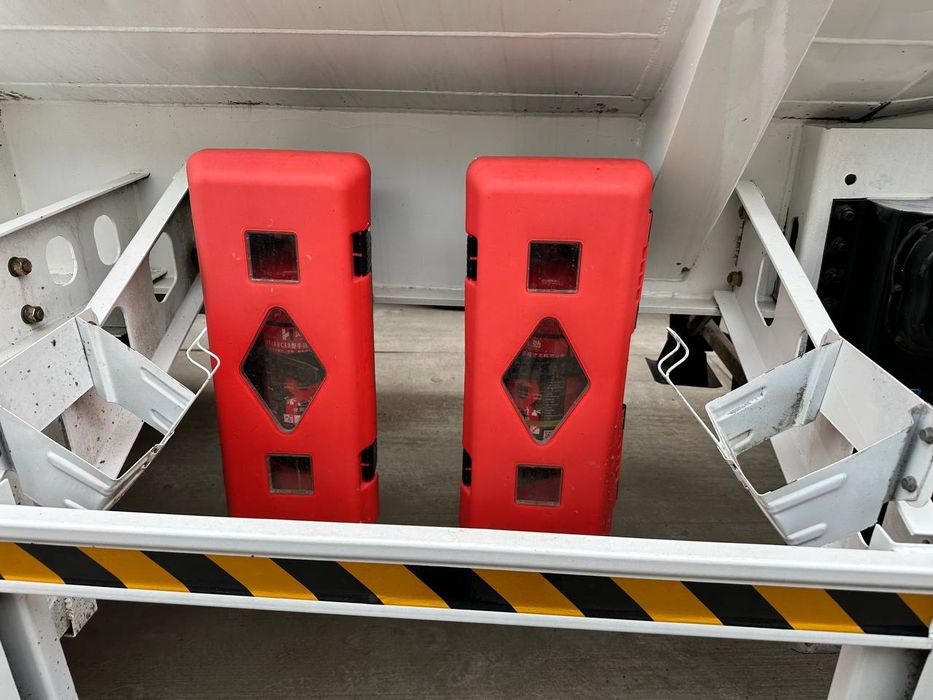 Бензавоз прицеп сотилади