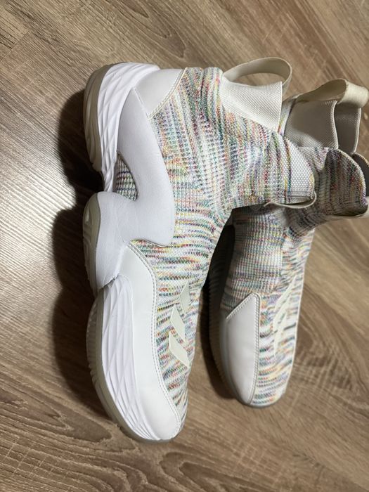 Чисто нови маратонки