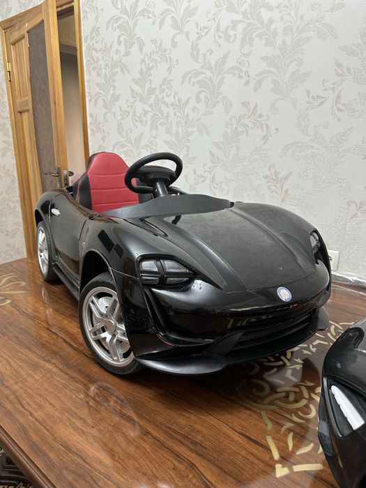 Детская машина в хорошем состояний мощный