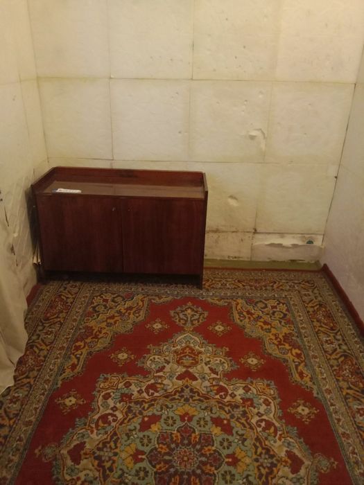 Kvartira sotiladi 1 xona 4- etaj