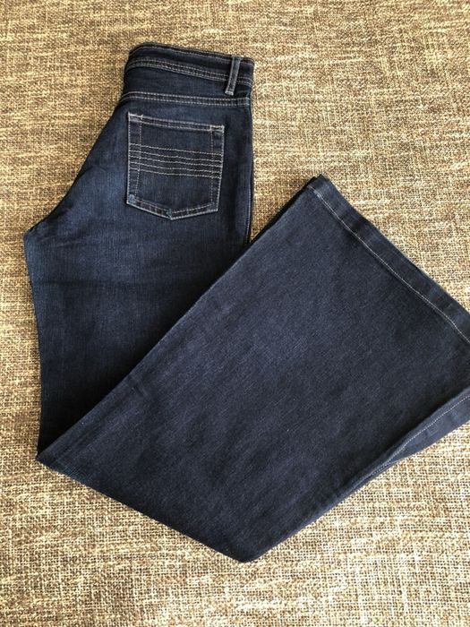 Продам джинсы ESCADA