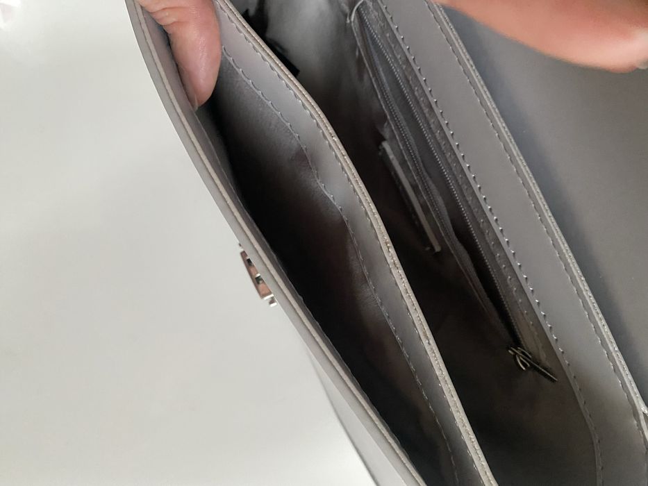 Нова дамска чанта Reserved